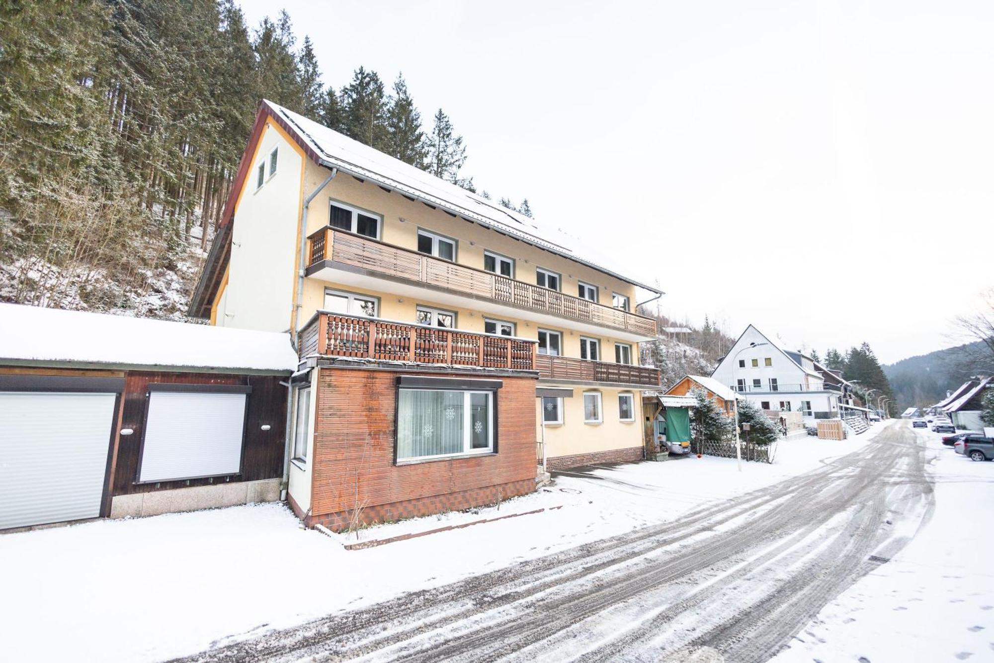 Apartmenthaus Am Waldrand- Kueche - Fruehstueck - Balkon Wildemann Eksteriør bilde